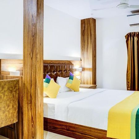Treebo Trip Seven Olives Andheri Mumbai Exterior foto